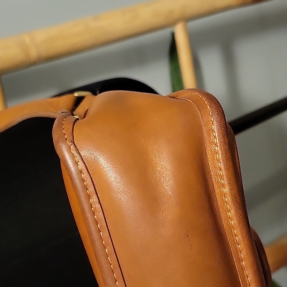 Vintage Coach SHELTON #0168- 313 Crossbody Bag - Picture 5 of 10